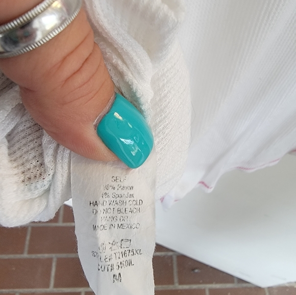 NWOT White Birch brand v-neck blouse size M - Picture 6 of 6